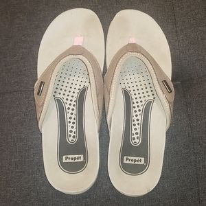 Propet Flip Flops